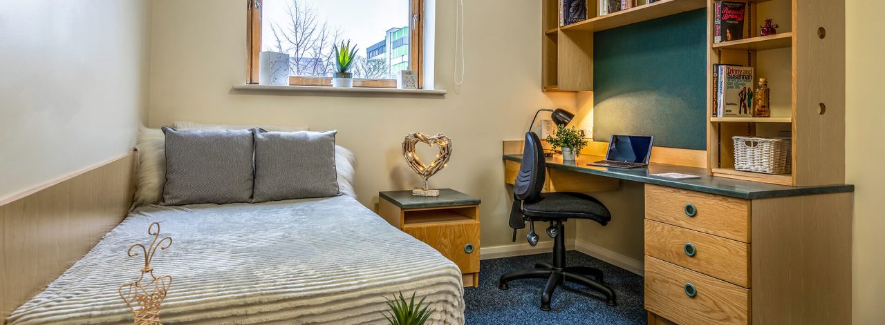 bede-hall-bedroom-02